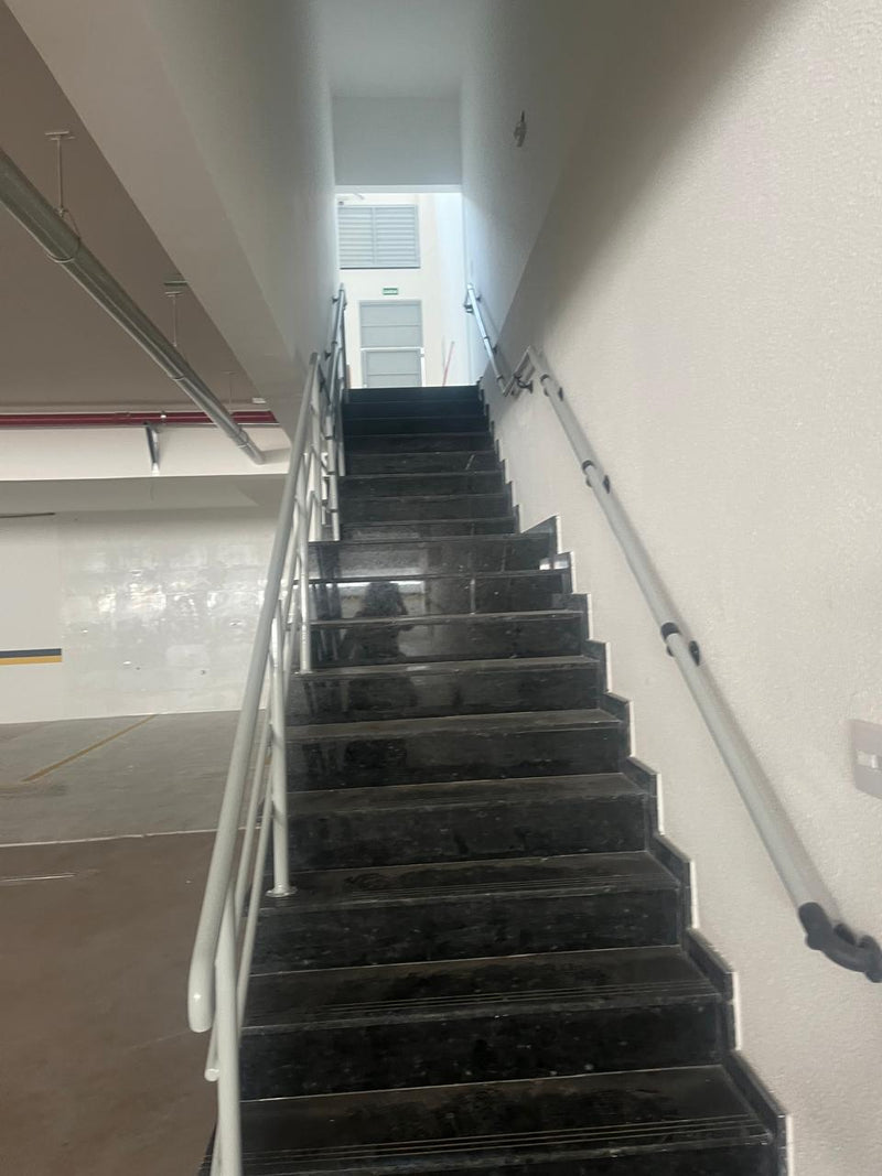 Prédio Comercial - Rua das Hortências