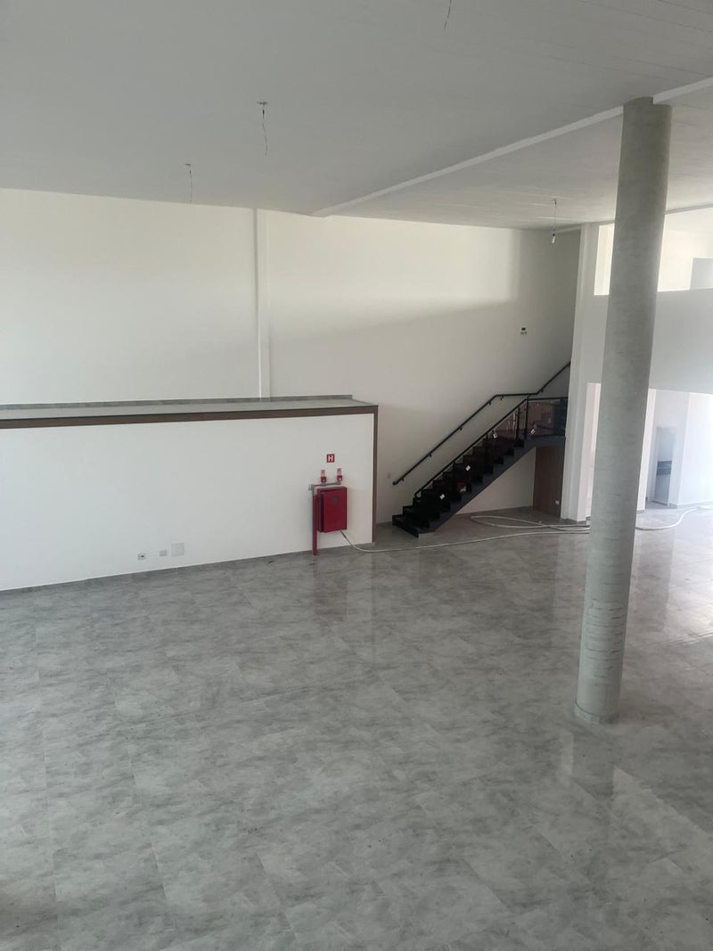 Prédio Comercial - Rua das Hortências