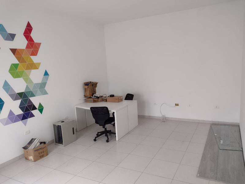 ALUGAMOS MAIS UM ✅            Sala Comercial - Jardim Stella