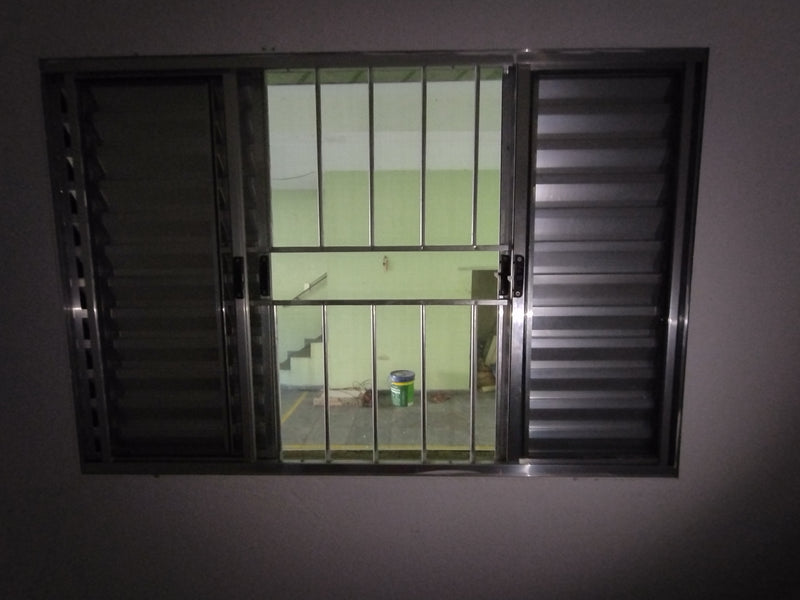 ALUGAMOS MAIS UM ✅.          Casa independente com dois cômodos, lavanderia e uma vaga no Capuava