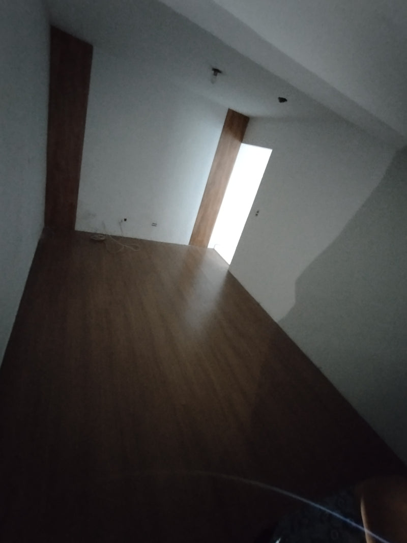ALUGAMOS MAIS UM ✅.          Casa independente com dois cômodos, lavanderia e uma vaga no Capuava